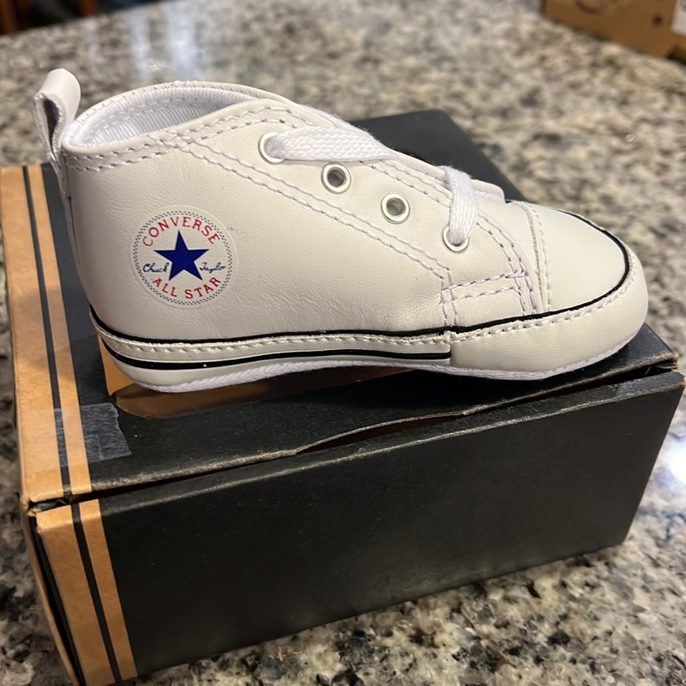Converse First All Star Chucks Leather Crib Shoes Sneakers Infant Baby Size 3